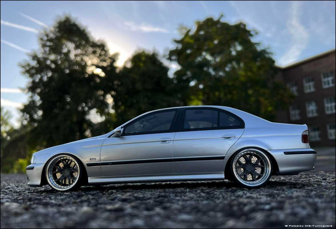 1:18 BMW E39 M5 Silver Edition